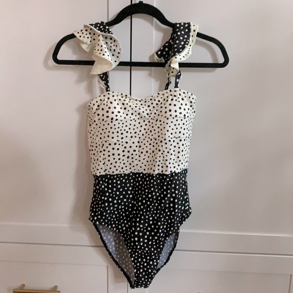 Brand new Summersalt Ruffle Oasis Swimsuit